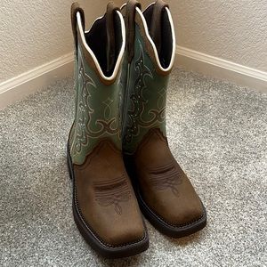 Justin boots. They are brand new never worn.
